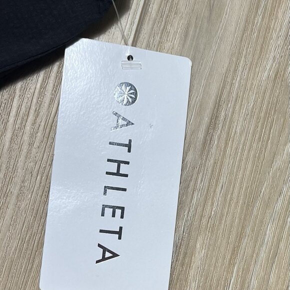 NWT Athleta Black Trekkie Paper Bag Shorts - Size 6 - Picture 10 of 15